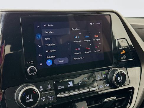 Used 2023 Toyota Highlander LE image 21