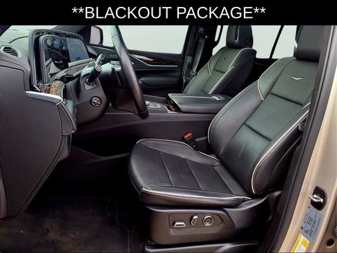 Used 2023 Cadillac Escalade Premium Luxury image 11
