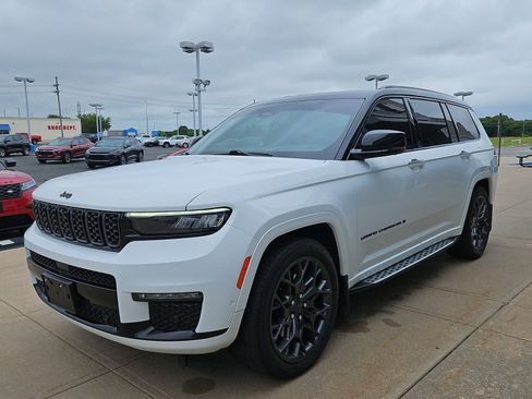 Used 2024 Jeep Grand Cherokee L Summit AWD/4WD image 2
