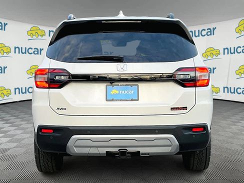 New 2025 Honda Pilot TrailSport image 5