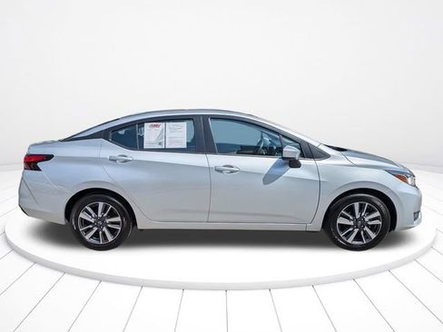 Used 2024 Nissan Versa SV FWD image 3