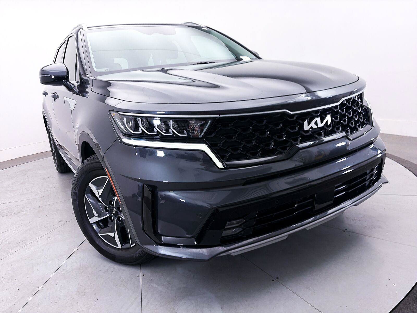 Used 2023 Kia Sorento EX FWD image 3