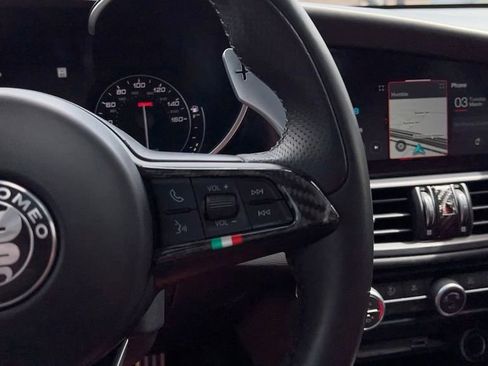 Used 2023 Alfa Romeo Giulia Veloce image 33