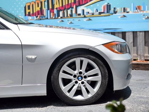 Used 2006 BMW 325i Sedan RWD image 31