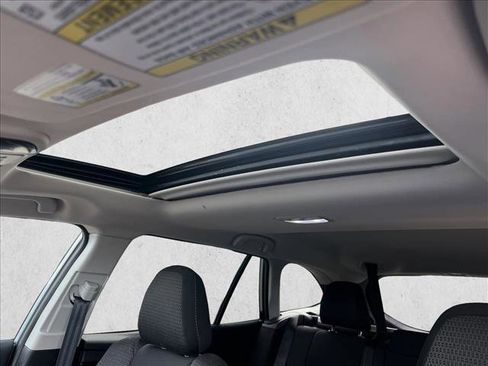 Used 2025 Subaru Outback Premium image 12