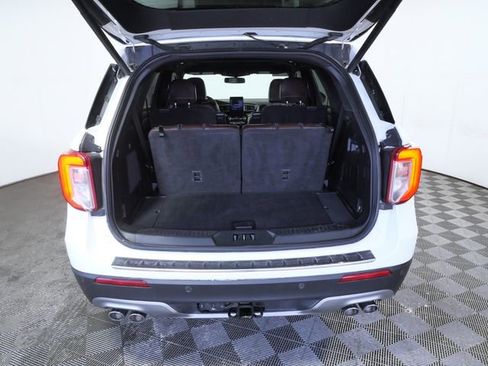 Certified 2021 Ford Explorer Platinum w/ Equipment Group 601A image 9