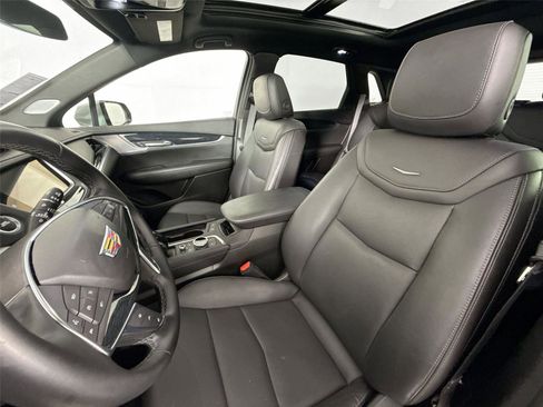Used 2025 Cadillac XT5 Premium Luxury image 15