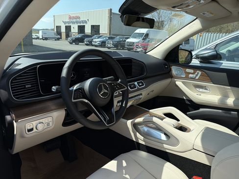 New 2026 Mercedes-Benz GLE 350 4MATIC image 9