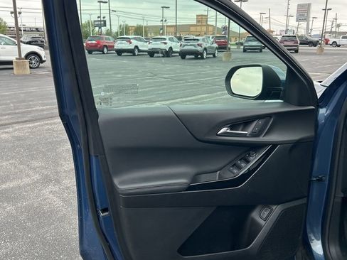 Used 2025 Chevrolet Equinox LT w/ Convenience Package II image 27