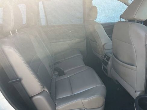 Used 2018 Honda Pilot Touring image 32