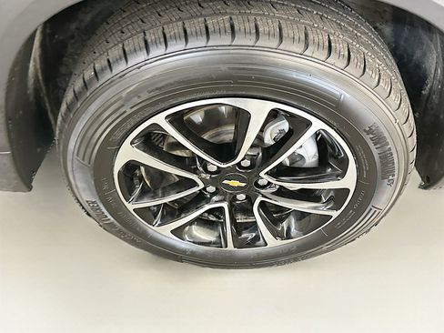 Used 2025 Chevrolet TrailBlazer LT image 11