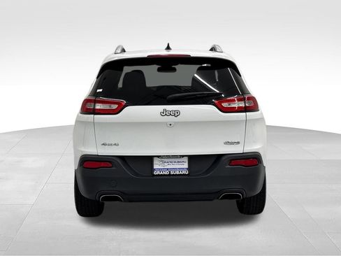 Used 2015 Jeep Cherokee Latitude AWD/4WD image 6