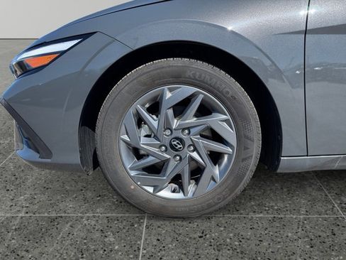 Certified 2024 Hyundai Elantra SEL FWD image 14