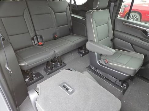 New 2025 Chevrolet Suburban Premier AWD/4WD image 30