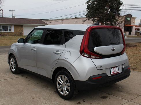 Used 2021 Kia Soul LX FWD image 7