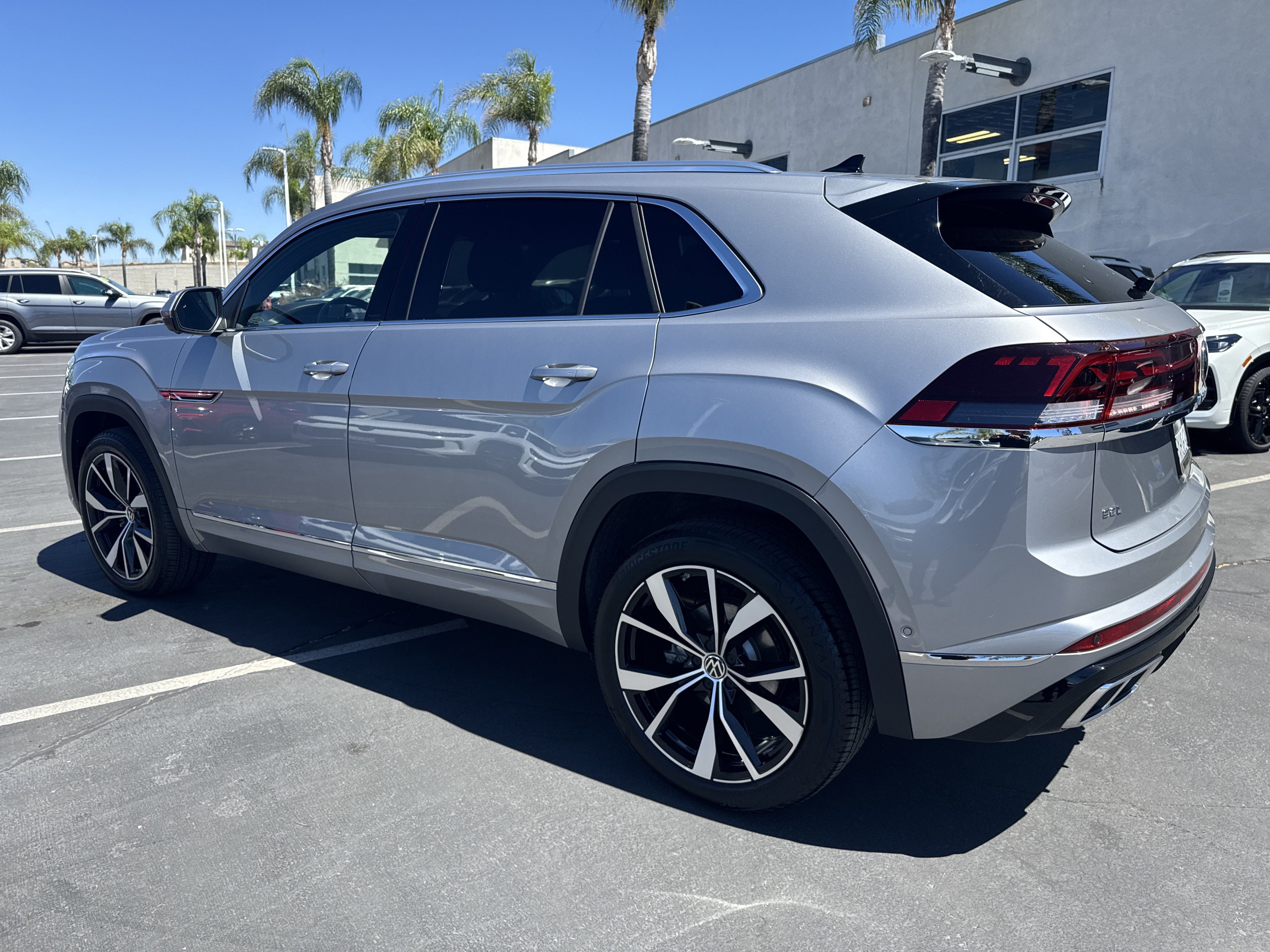 Used 2025 Volkswagen Atlas Cross Sport SEL Premium R-Line AWD/4WD image 7