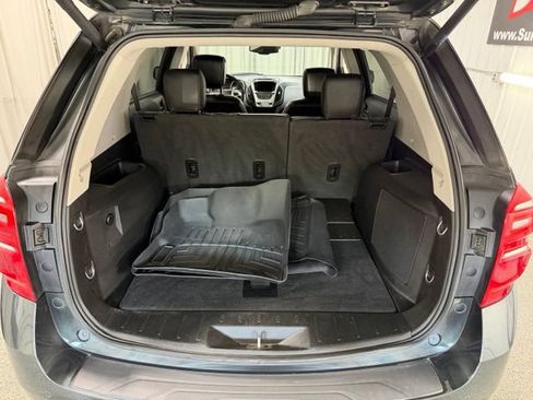 Used 2017 Chevrolet Equinox Premier w/ Enhanced Convenience Package AWD/4WD image 9