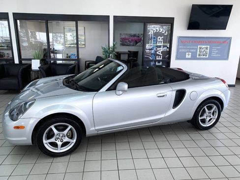 Used 2002 Toyota MR2 image 2