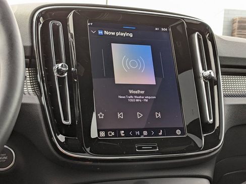 Certified 2025 Volvo XC40 B5 Plus image 16