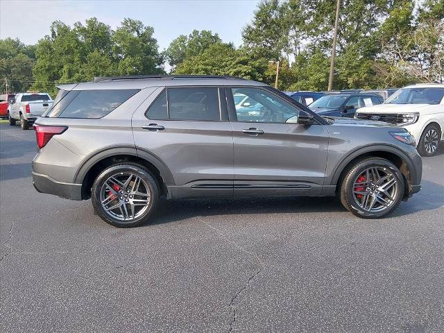 Certified 2025 Ford Explorer ST-Line w/ ST-Line Street Pack AWD/4WD image 3