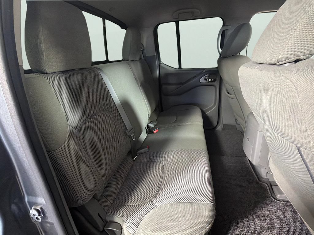 Used 2020 Nissan Frontier SV w/ Midnight Edition Floor Mats RWD image 29