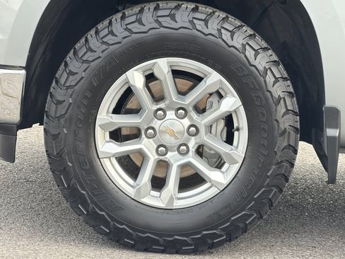 Used 2023 Chevrolet Silverado 1500 LT w/ Z71 Off-Road Package image 25