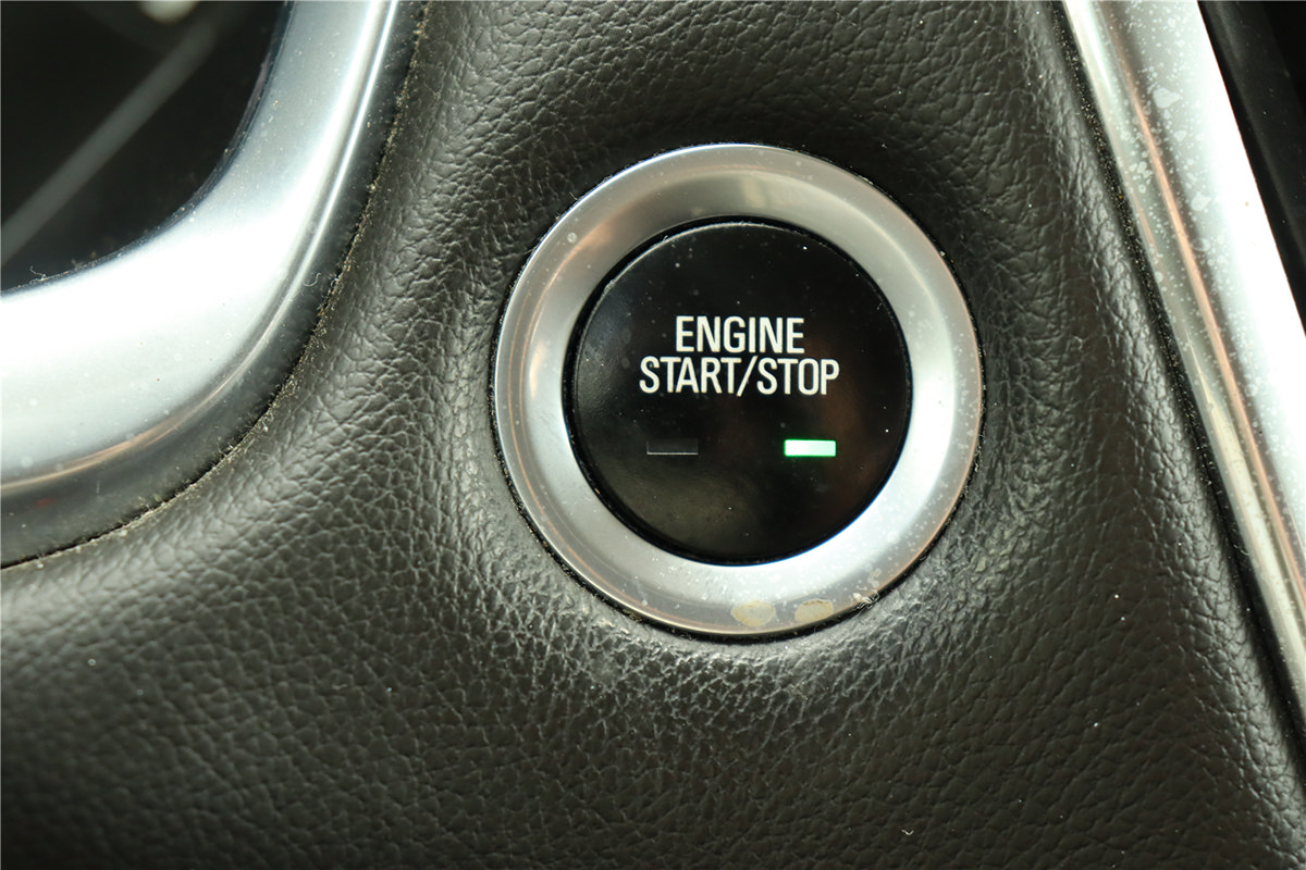 Used 2020 Chevrolet Traverse RS FWD image 38