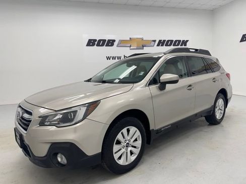 Used 2018 Subaru Outback 2.5i Premium AWD/4WD image 1