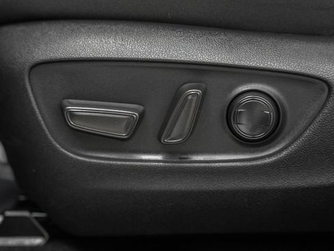 Used 2025 Toyota RAV4 XLE image 31