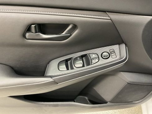 Used 2024 Nissan Sentra S image 11