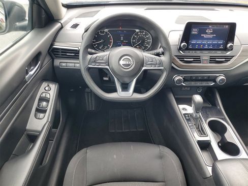 Used 2024 Nissan Altima 2.5 SV image 25