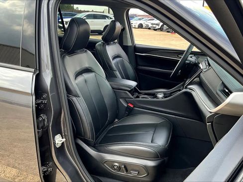 Used 2023 Jeep Grand Cherokee L Limited image 8