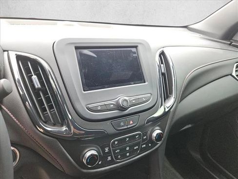 Used 2023 Chevrolet Equinox RS FWD image 18