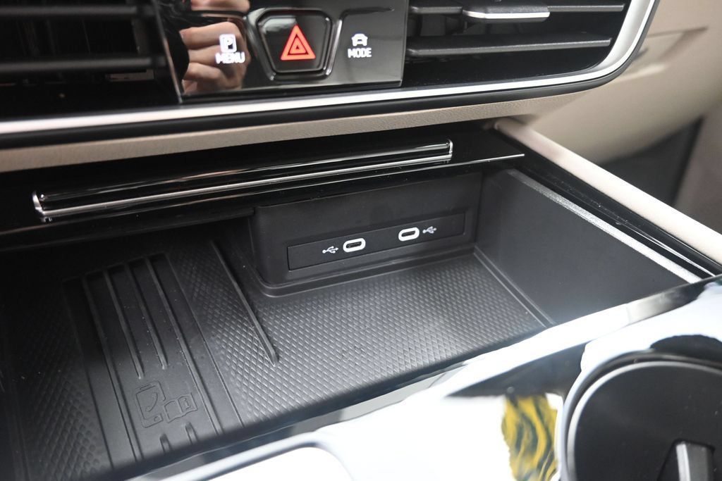 Used 2026 Volkswagen Atlas SE FWD image 13