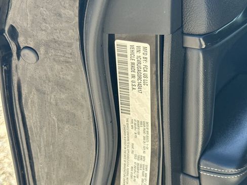 Used 2024 Jeep Grand Cherokee Altitude RWD image 36