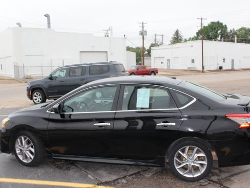 Used 2013 Nissan Sentra SR w/ Driver Pkg FWD image 5