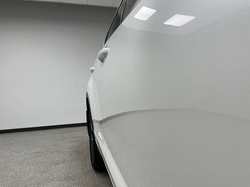 Used 2018 Toyota Highlander Plus w/ Carpet Mat Package (TMS) AWD/4WD image 12