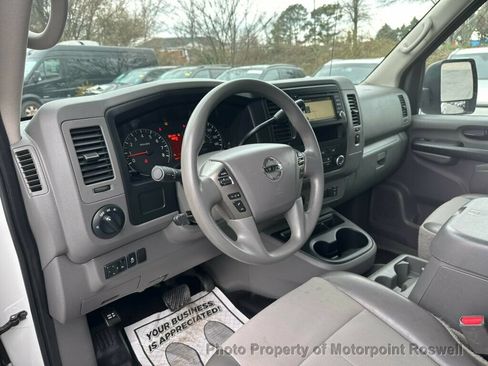 Used 2017 Nissan NV 2500 SV w/ Technology Package RWD image 12