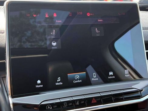 Certified 2022 Jeep Compass Limited w/ Sun and Sound Group image 30