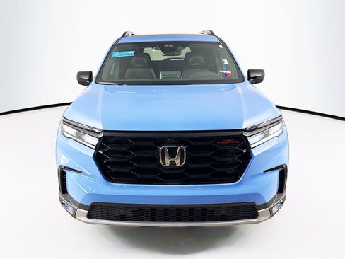 Used 2024 Honda Pilot TrailSport image 3