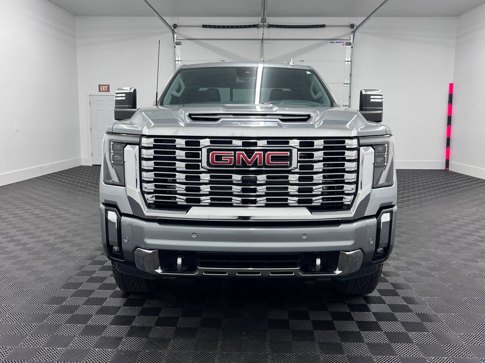 Used 2024 GMC Sierra 3500 Denali AWD/4WD image 6