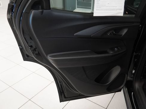 Used 2024 Chevrolet TrailBlazer LT AWD/4WD image 19