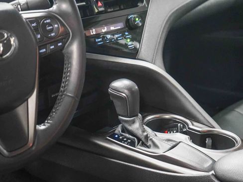 Certified 2021 Toyota Camry SE w/ Convenience Package image 24