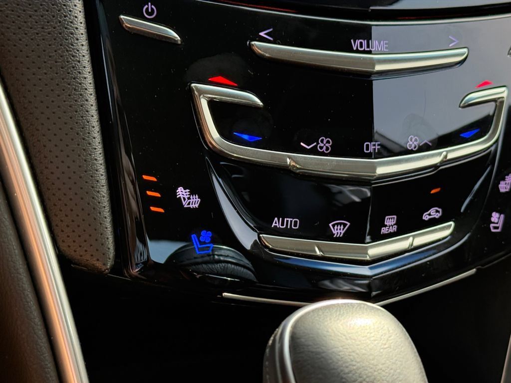 Used 2018 Cadillac XTS Luxury w/ Driver Awareness Package FWD image 33