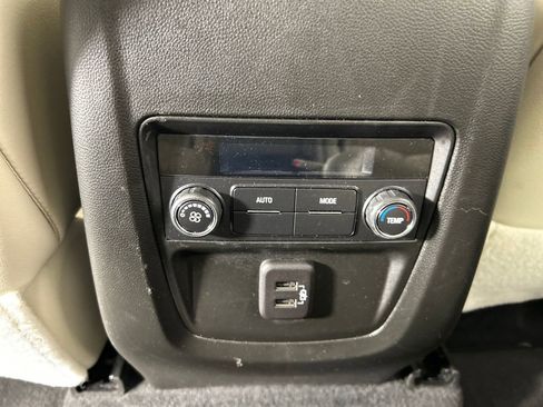 Used 2023 Buick Enclave Essence image 18