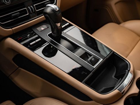 Certified 2023 Porsche Macan GTS AWD/4WD image 36