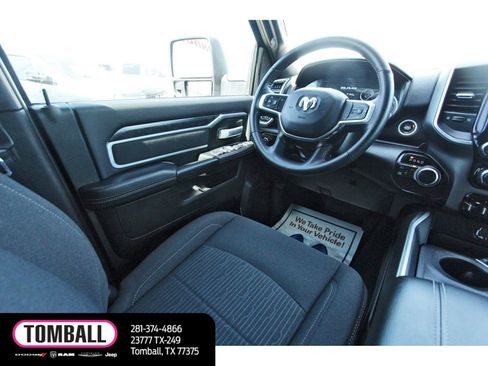 Used 2024 RAM 2500 Big Horn w/ Sport Appearance Package image 9