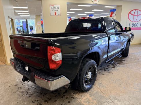 Used 2016 Toyota Tundra SR5 AWD/4WD image 10