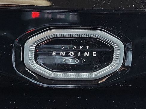 New 2026 Jeep Grand Cherokee Altitude AWD/4WD image 17