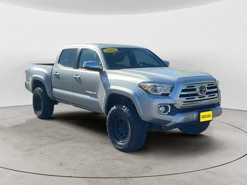Used 2018 Toyota Tacoma Limited AWD/4WD image 3